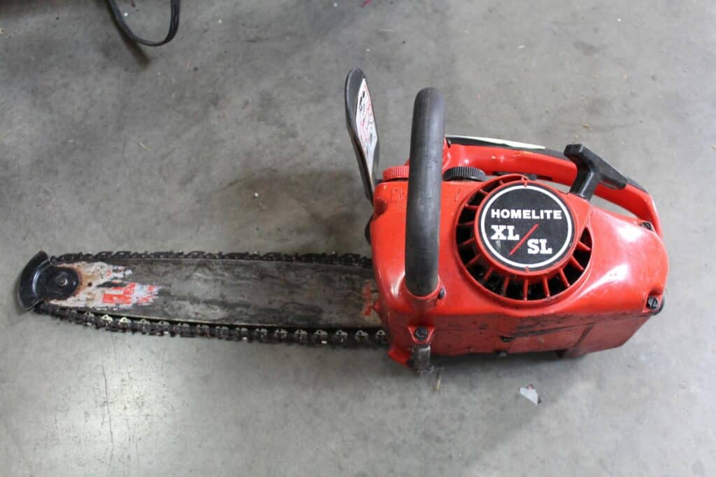 Homelite XL Chainsaw Review and Guide - Would This Be a Good Chainsaw ...