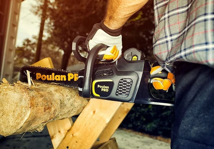 Advantages of Using a Poulan Chainsaw