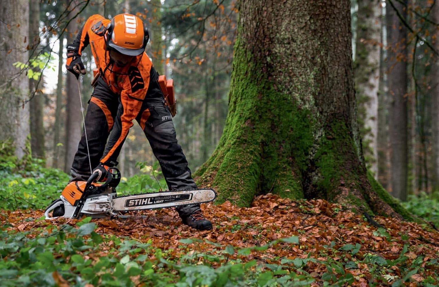 Stihl 500i chainsaw for cutting woods